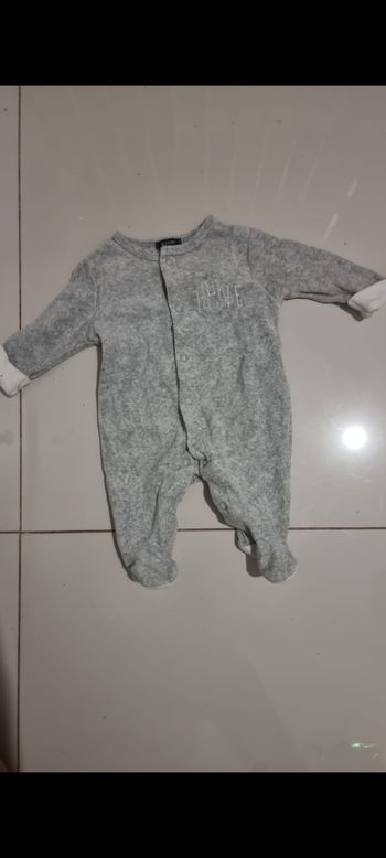 Pyjama kiabi taille 1 mois
