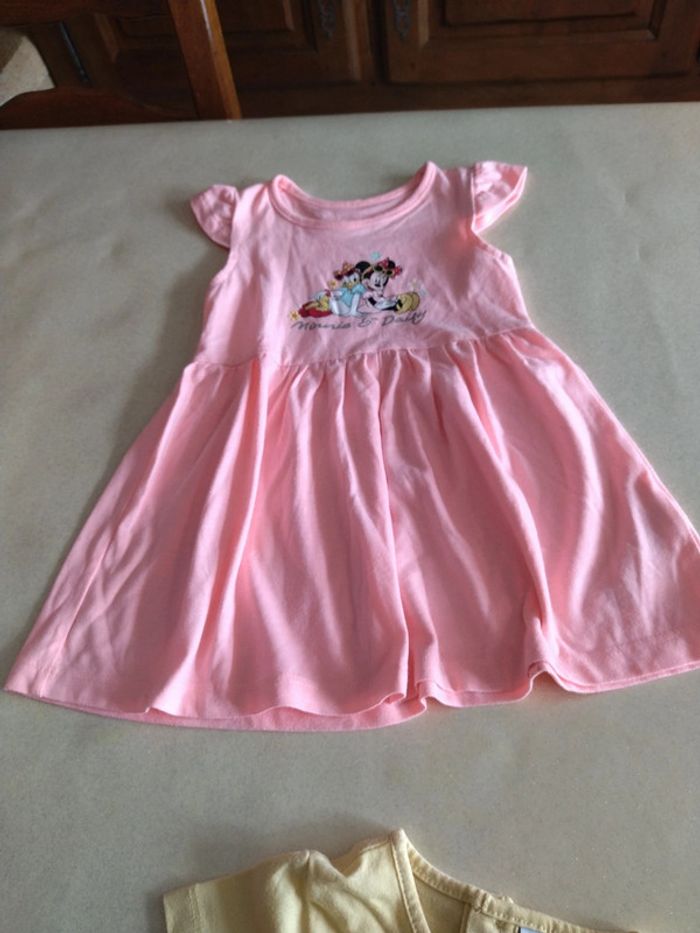 2 leggings avec leurs haut, 1 robe 👗 - photo numéro 3