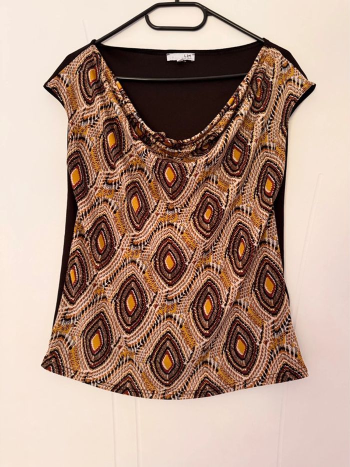 T-shirt à motifs jaune, noir & bordeaux – Taille L