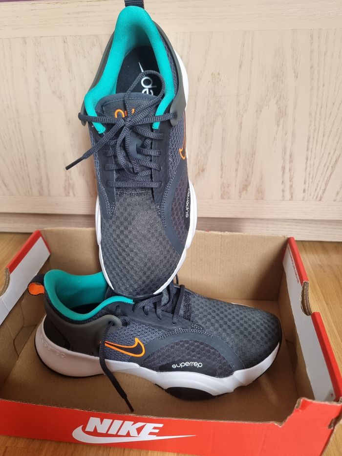 Nike Neuf top affaire - photo numéro 5