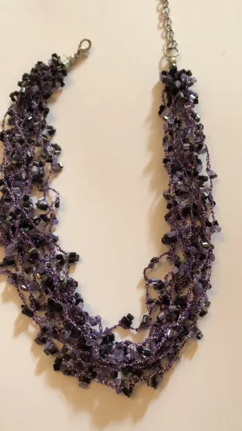 Collier perles violettes