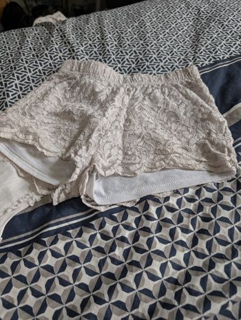 Short fille