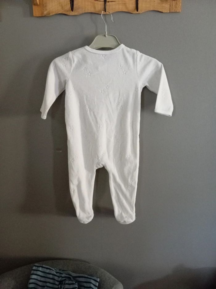 Pyjama taille 12 mois - photo numéro 4