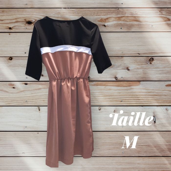 🎀 Robe colorée avec nœud – Compania Fantastica 🎀 - photo numéro 2