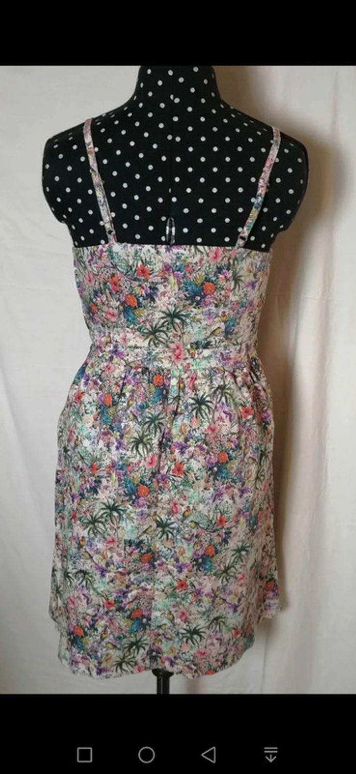 Robe d'été tropical multicolore à bretelles fleurs Taille S - photo numéro 5