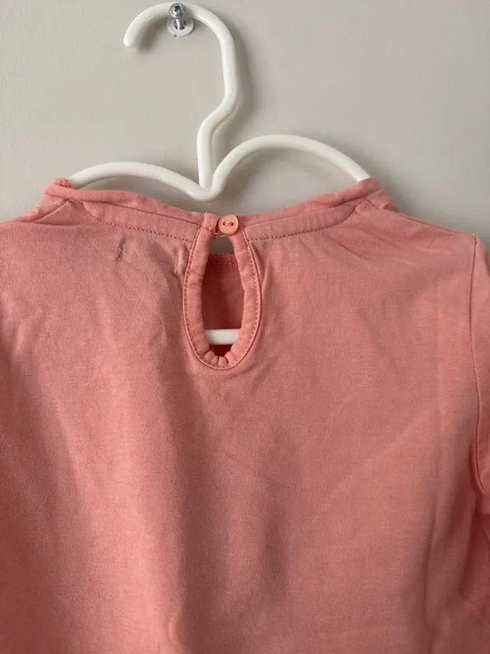 👚 t-shirt manche longue - bébé fille - 24 mois - 100% coton - kiabi- très bon état - photo numéro 5