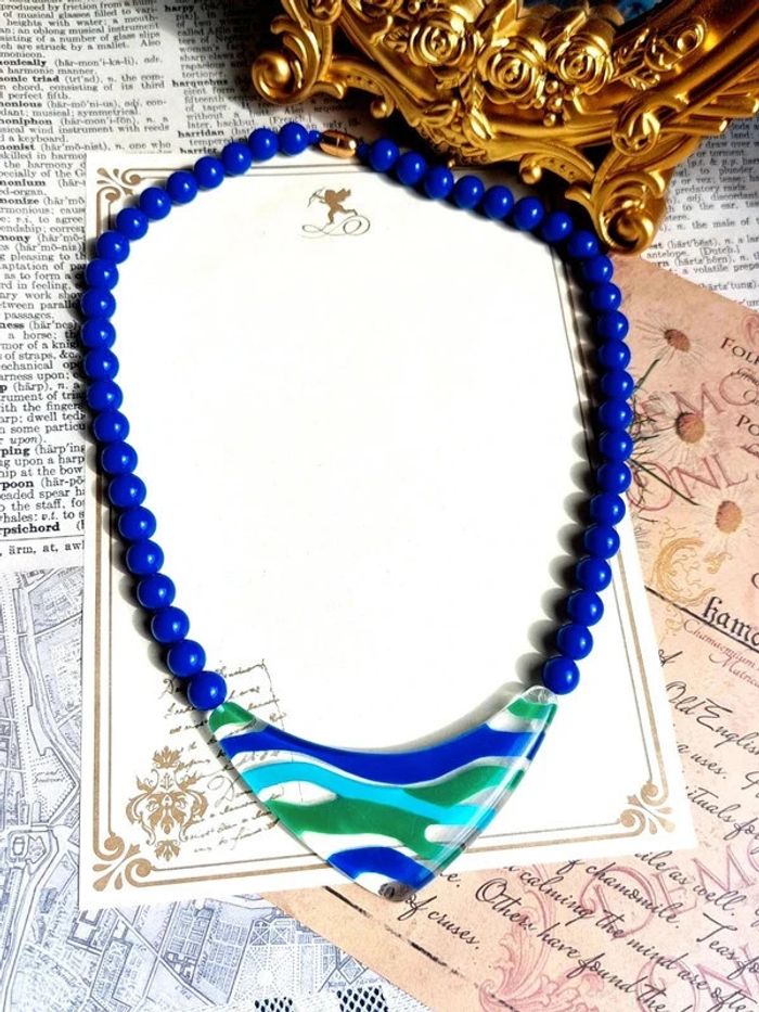 Collier Avon vintage 1987 blue bead Lucite - photo numéro 6