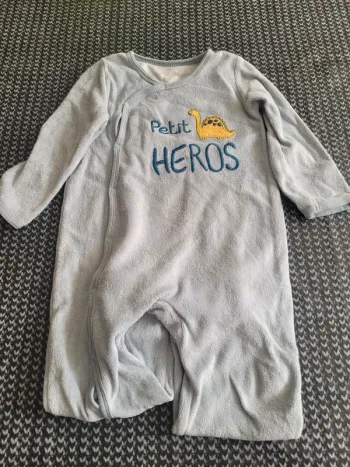 Pyjama 92 cm bon etat
