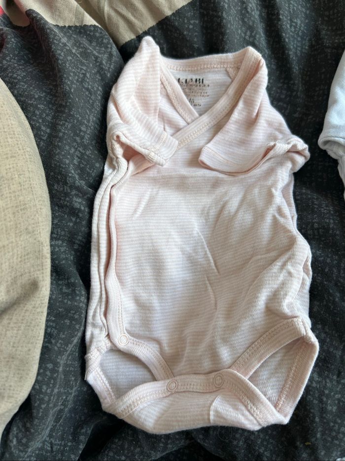 Lot de vêtement bébé 1 mois - photo numéro 4