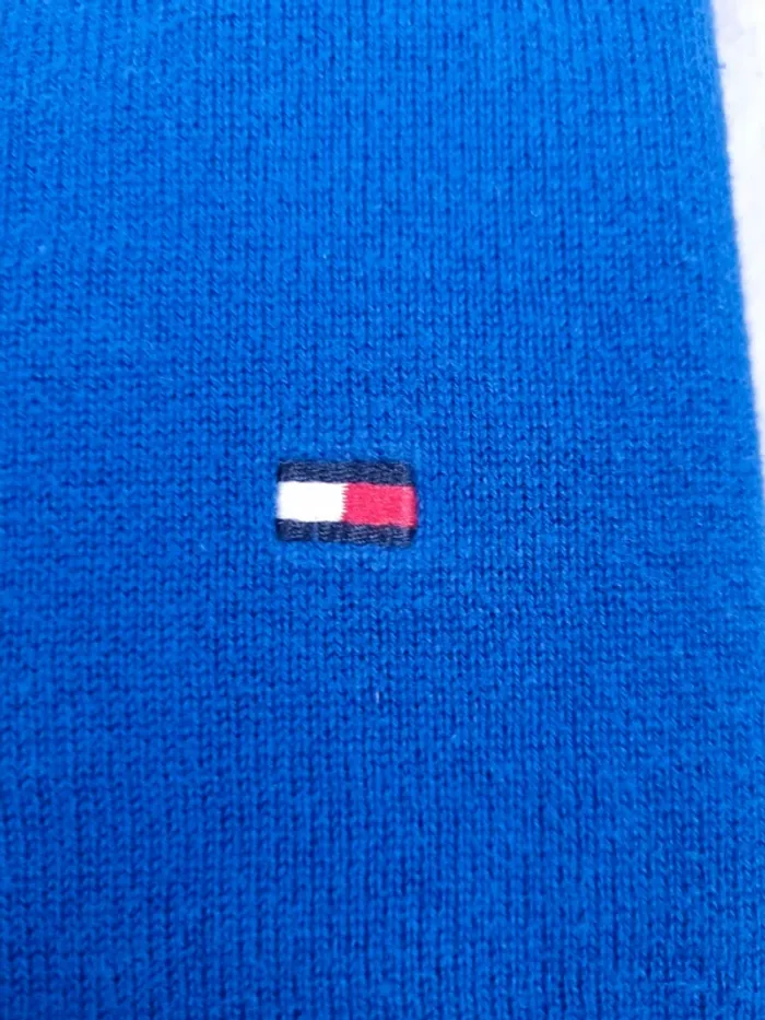 Pull col V Tommy Hilfiger bleu – Taille M Femme (mesures en photo) - photo numéro 5