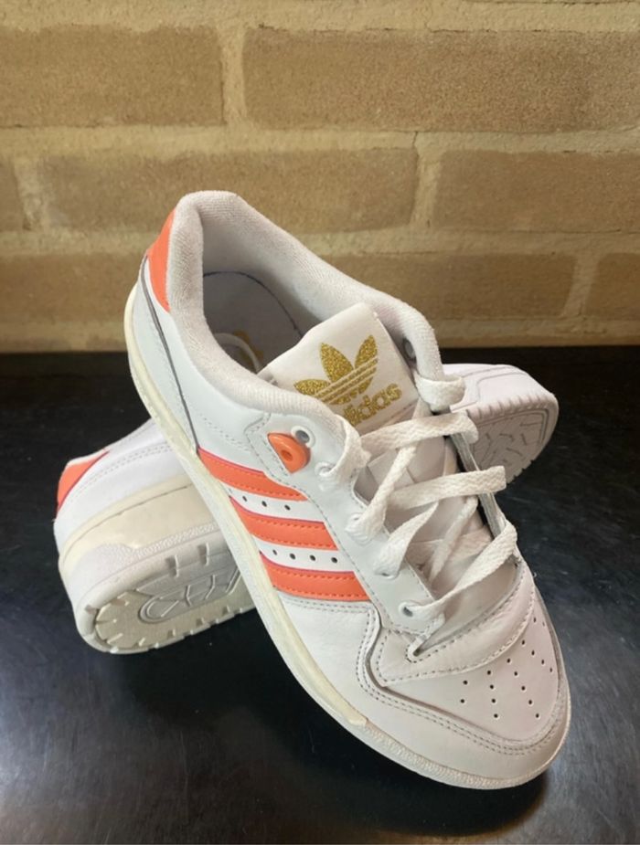 Adidas rivalty low