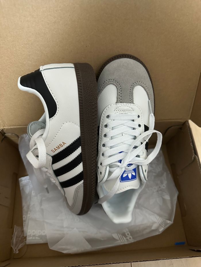 Baskets Adidas taille 39 - photo numéro 2