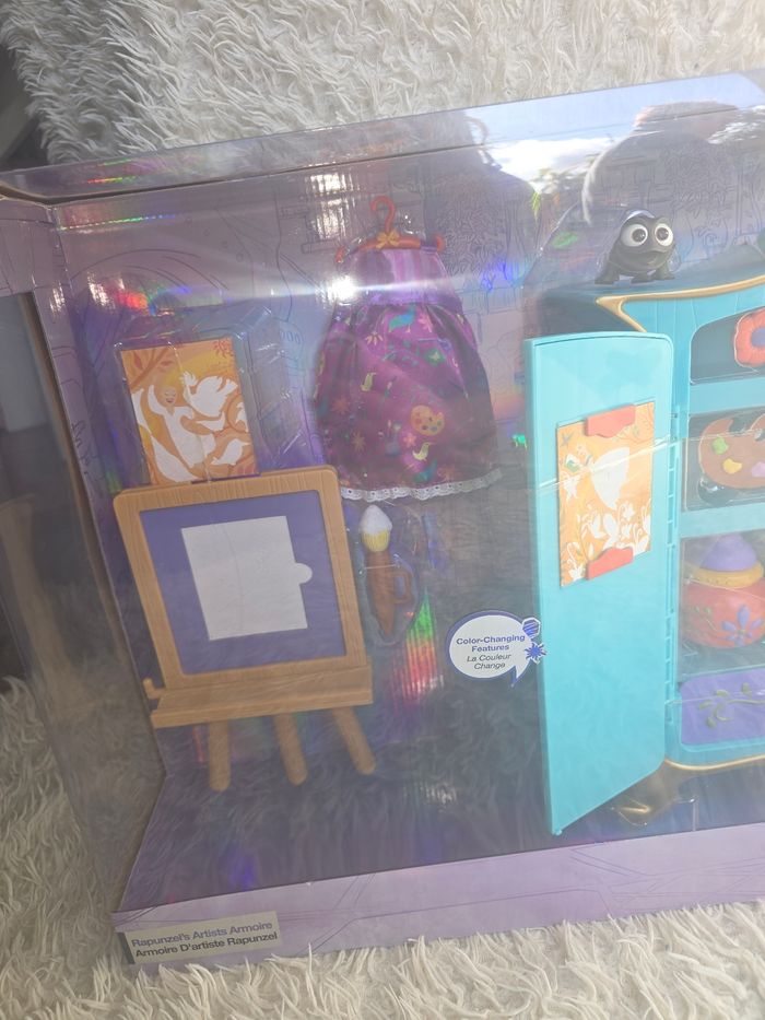 Poupée disney princesse Raiponce animator : armoire d'artiste disneyland paris - disney store - photo numéro 3