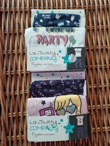 Lot de 2 pyjamas neufs fille 3 ans