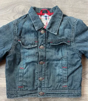 Très belle veste en jean intérieur molletonné taille 18 mois Obaibi