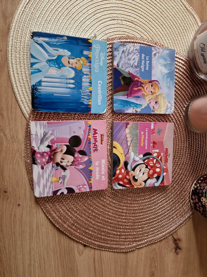 Lots de 4 livres en carton