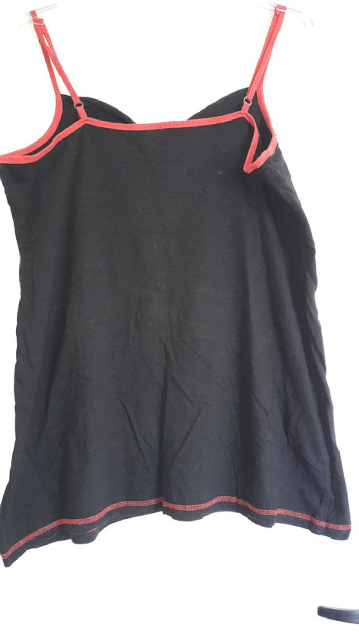 Nuisette courte noire et rouge - photo numéro 2