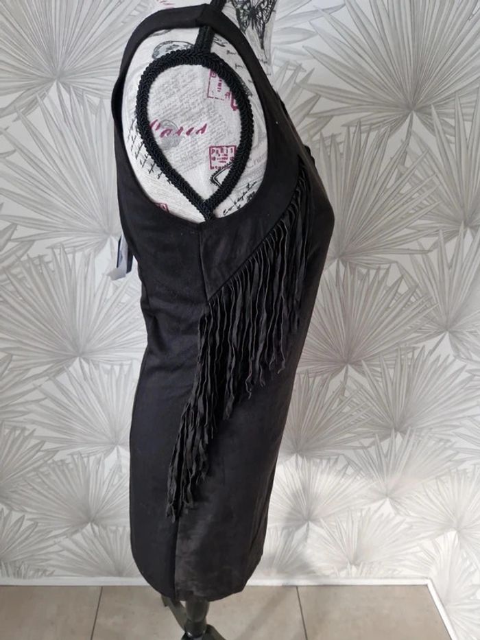 Jolie robe neuve Only taille 38 - photo numéro 3