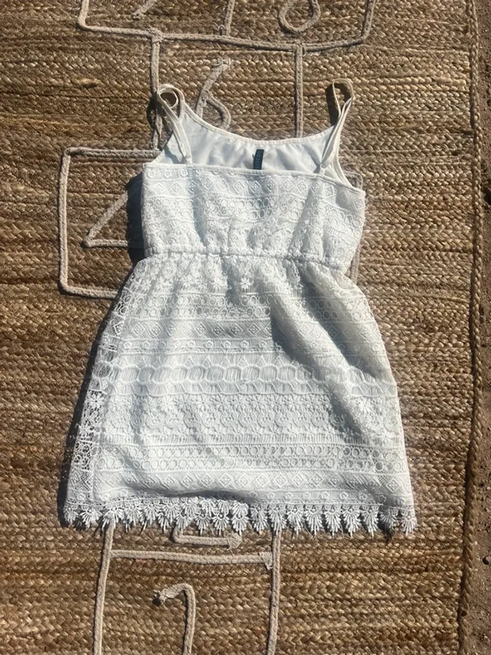 Robe dentelle - photo numéro 2