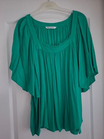 Haut vert fluide Camaïeu