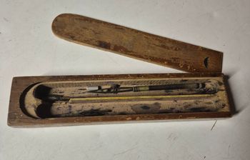 Boîte à plume ancienne /plumier avec porte-plume et plumes métalliques coffret calligraphie vintage