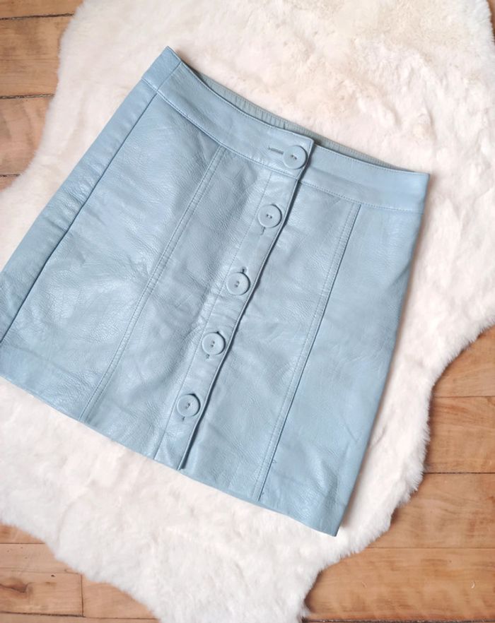 Jupe en simili cuir bleu Stradivarius