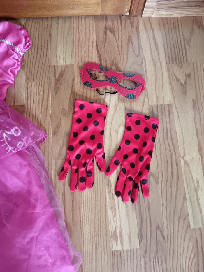 Lot déguisements 5-6 ans princesse et Miraculous - photo numéro 3