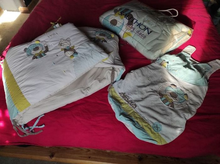 Turbulette+ contour de lit+ édredon