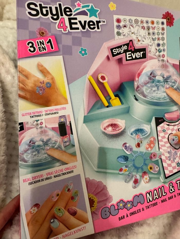 Bar à ongles et tatoos - photo numéro 5