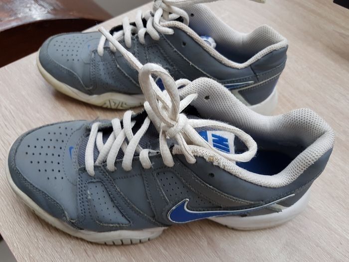 Chaussures Nike grises à lacets 36,5 - photo numéro 2