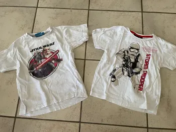2 teeshirts Star Wars 6ans manches courtes