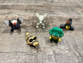 Lot n’3 : 5 Pokémon  Finger Puppet en PVC souple Pokémon / Nintendo (Bandai 2010)
