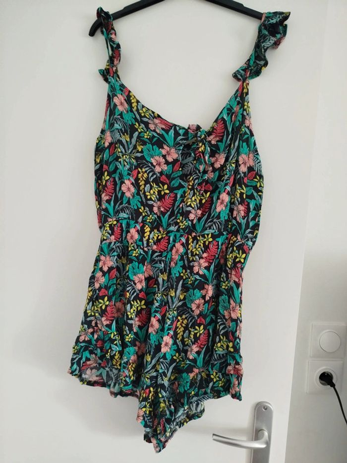 Combinaison short fleurie T 40 - photo numéro 2