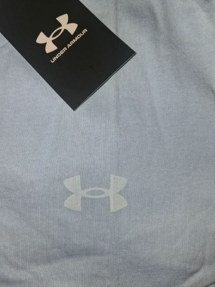 T-shirt under armour bleu ciel - photo numéro 5
