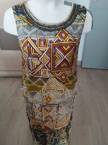 Robe d' été colorée taille 44 très agréable à porter