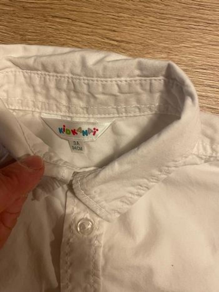 2 chemises blanches manches longues 3 ans - photo numéro 2