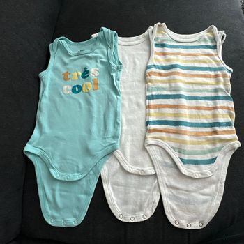 Lot de trois bodies sans manches Gémo 18 mois.