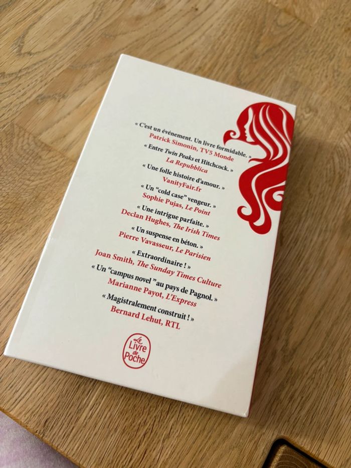 Livre La jeune fille et la nuit Édition Collector - photo numéro 2