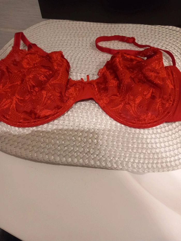 🥰 Soutien gorge taille 100d rouge dentelle