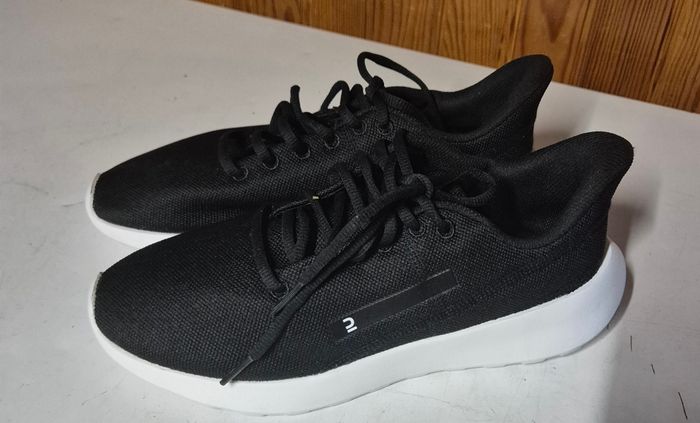 Basket de sport noire mixte décathlon Taille 40