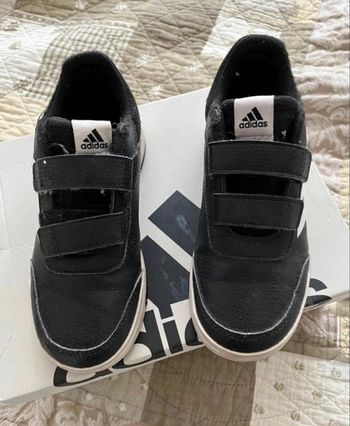 Basket à scratch Adidas taille 33