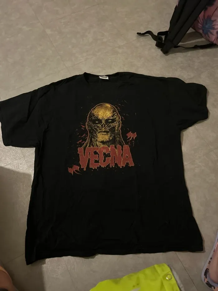TEE shirt stranger things