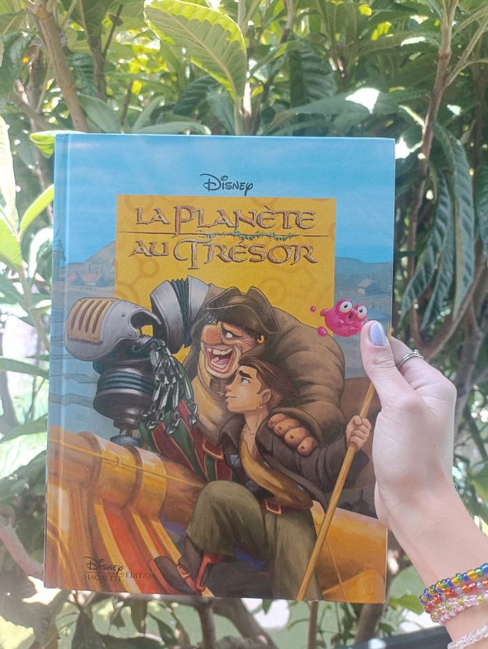 Livre la planète au trésor Disney. - photo numéro 2