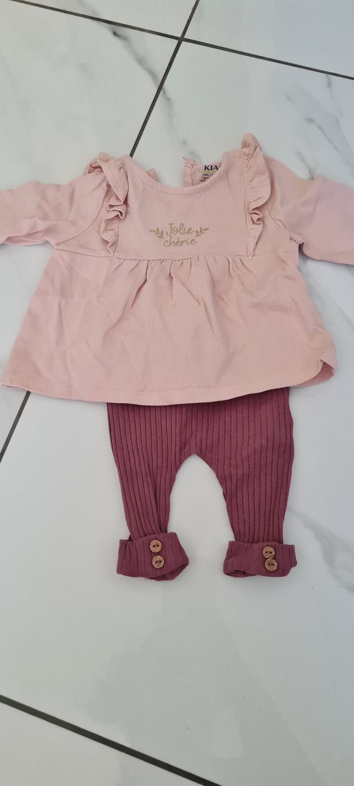 Ensemble 3 mois bébé fille