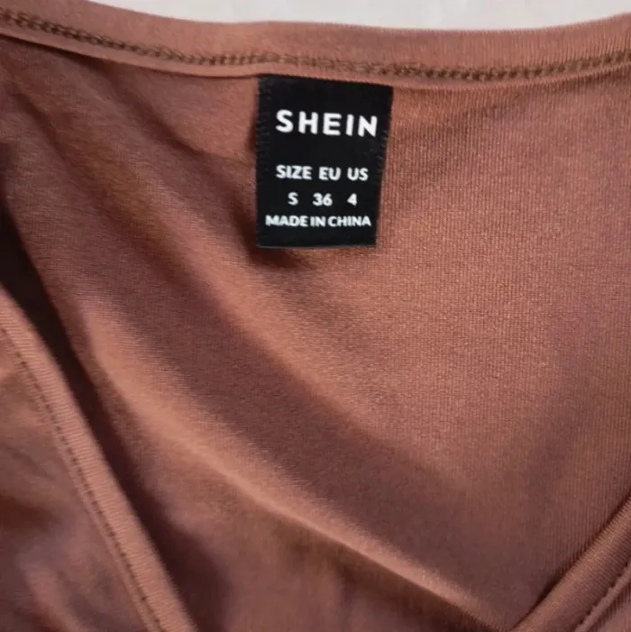 Top court Shein taille S - photo numéro 2