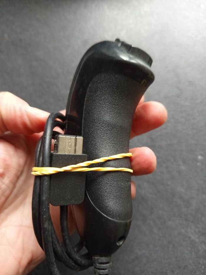 Nintendo - Wii - Nunchuk (non officiel) - photo numéro 3