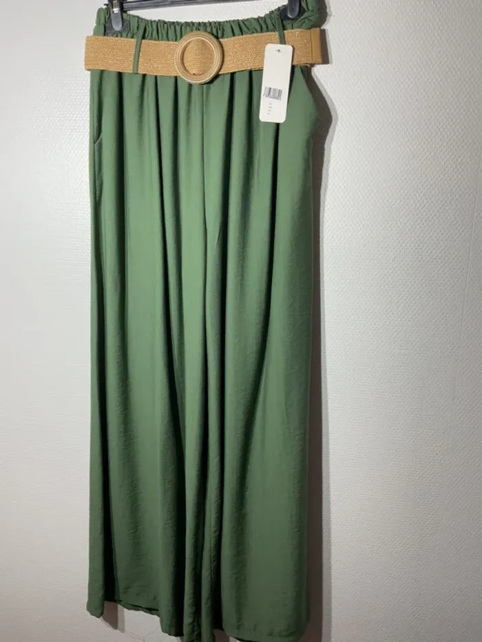 Pantalon large + ceinture femme taille unique (38-46)- new collection - neuf avec étiquette