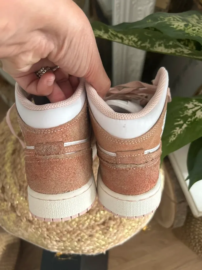 Jolie paire de sneakers Air Jordan pointure 35.5 - photo numéro 6