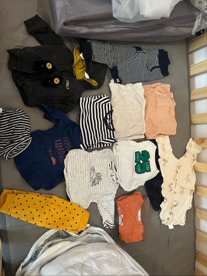 Lot vêtements bébé garçon - photo numéro 3