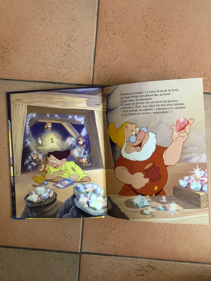 Livre Disney Blanche Neige - photo numéro 3